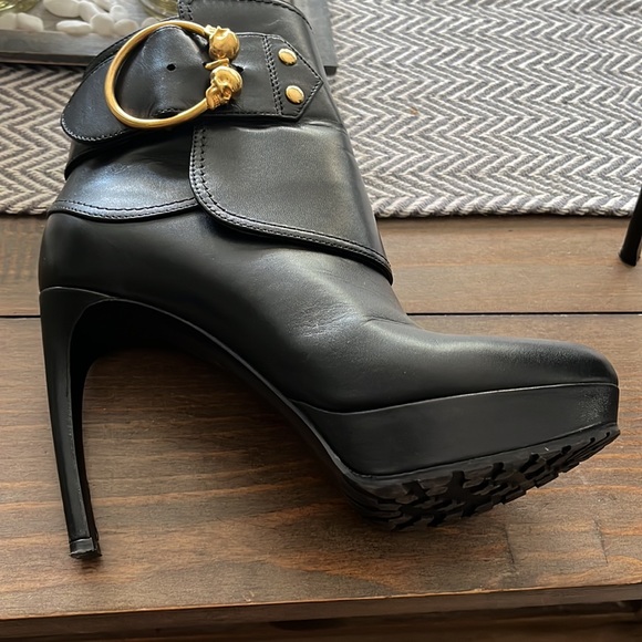 Black Alexander McQueen Boots size 37.5 - Picture 4 of 6
